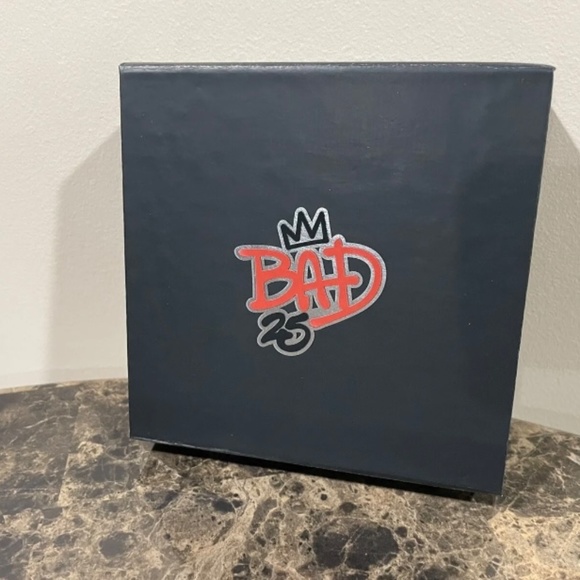 Michael Jackson BAD: 25th Anniversary Deluxe Edition - Picture 2 of 12
